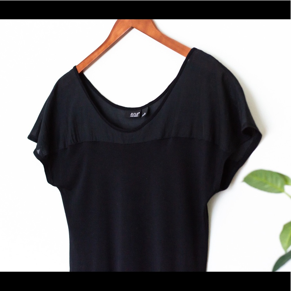 Minimalistic Flowy Top
